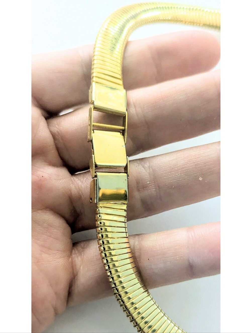 Classic Vintage Graduated Omega Necklace Wide Chunky Choker Gold Tone 16" - Picture 6 of 7